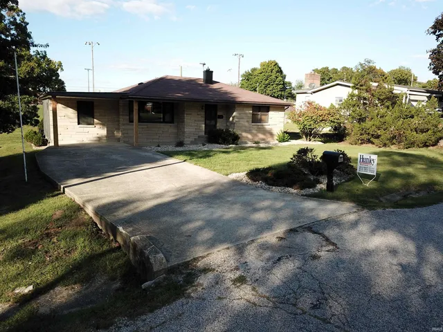 $209,000 | 738 Sunset Drive, Bloomfield, IN 47424