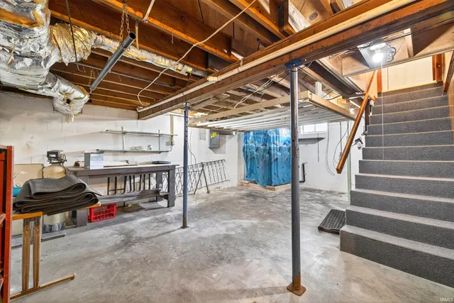 $209,000 | 738 Sunset Drive, Bloomfield, IN 47424