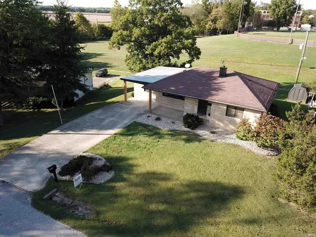 $209,000 | 738 Sunset Drive, Bloomfield, IN 47424