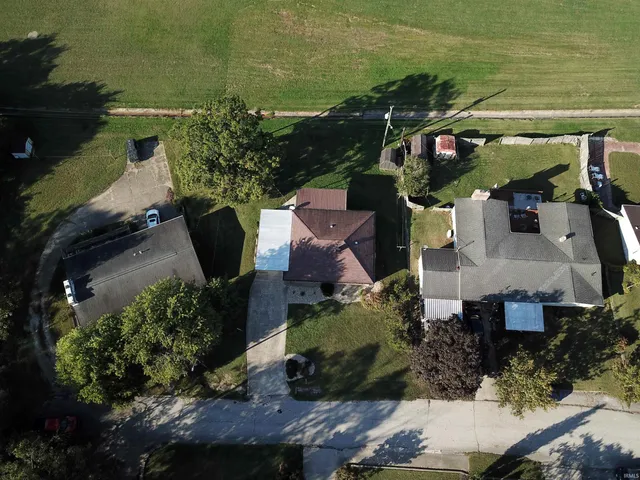 $209,000 | 738 Sunset Drive, Bloomfield, IN 47424