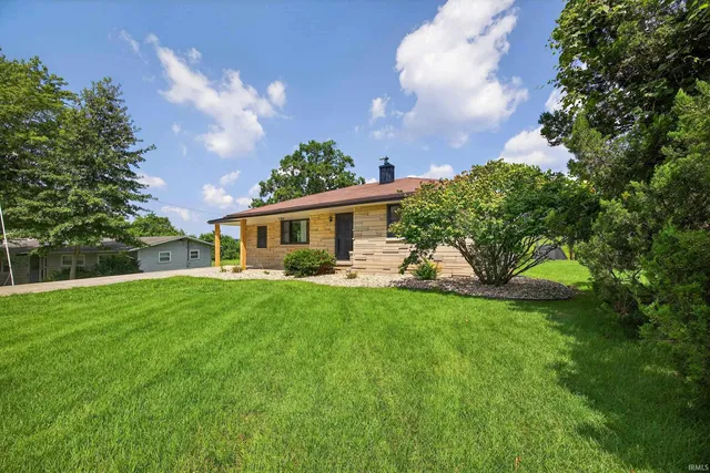 $209,000 | 738 Sunset Drive, Bloomfield, IN 47424