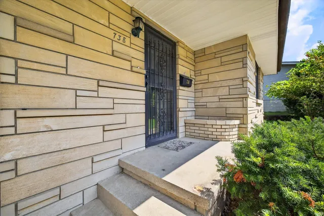 $209,000 | 738 Sunset Drive, Bloomfield, IN 47424