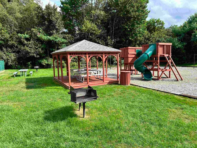 $2,085 | 98 Powers Street, Unit 228, Milford, NH 03055