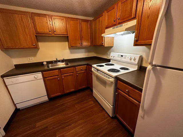 $2,085 | 98 Powers Street, Unit 228, Milford, NH 03055