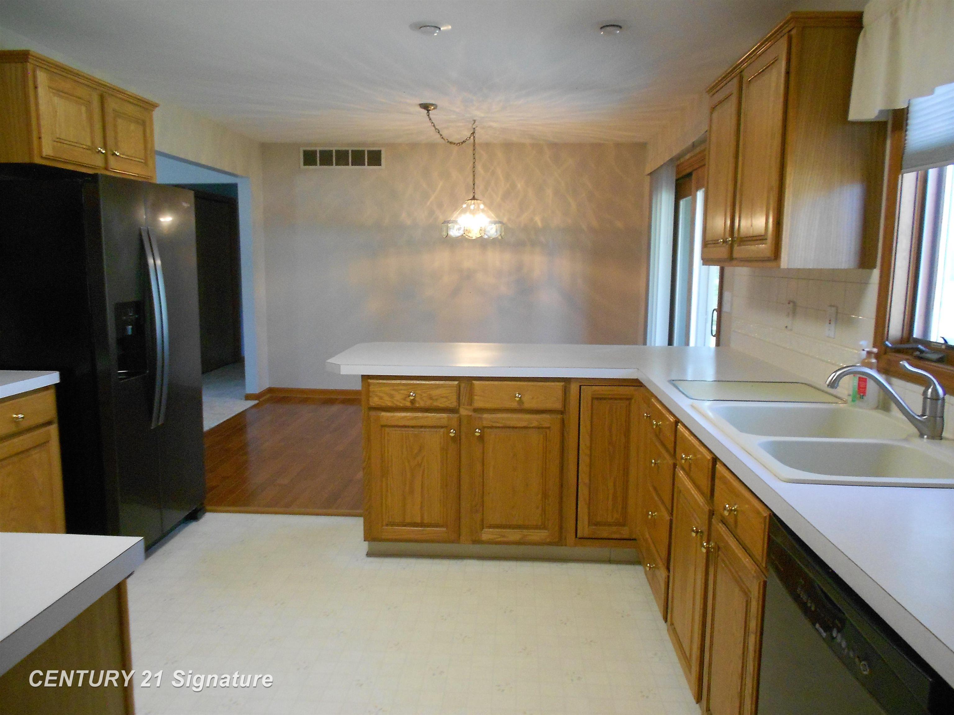 4325 Lone Road Freeland, MI 48623 - Photo 8 of 36