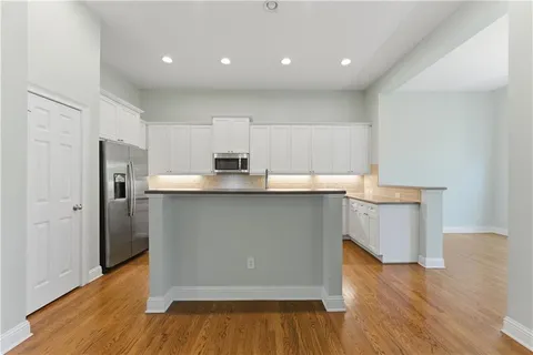 $599,000 | 3040 Woodwalk Drive, Unit 14, Atlanta, GA 30339