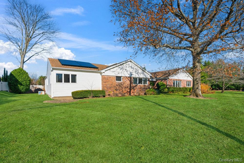 72 Lake End Road Merrick, NY 11566 - Photo 5 of 42