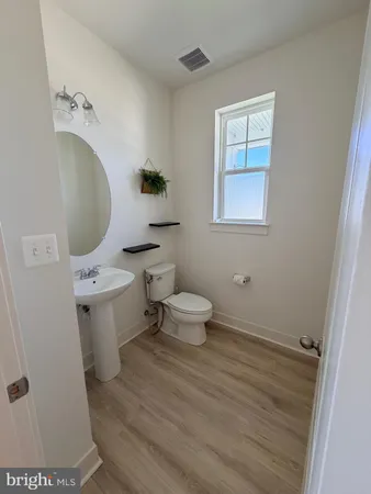 $3,800 | 1530 Sandpiper Bay Loop, Dumfries, VA 22026