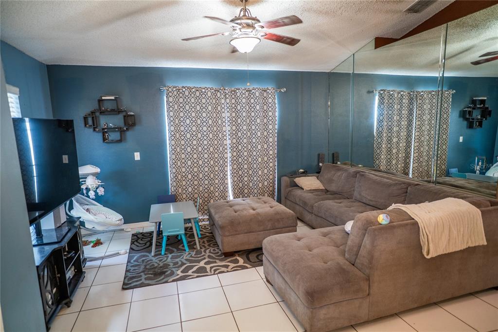 7389 Hollow Ridge Circle Orlando, FL 32822 - Photo 6 of 22