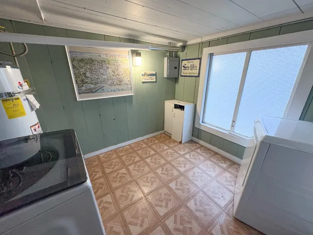 a picture of a black and white photo