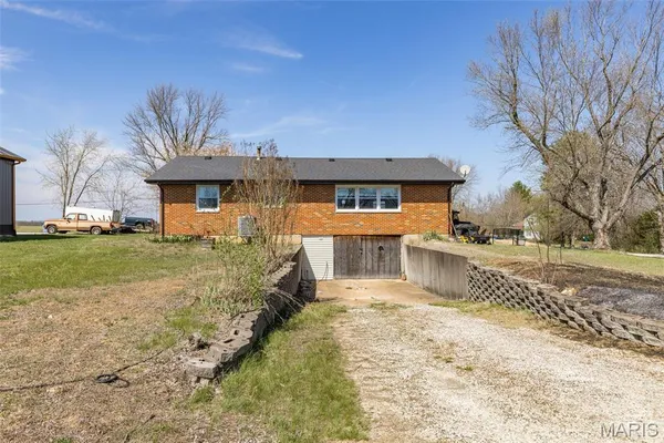 $217,900 | 5542 State Rd H, De Soto, MO 63020