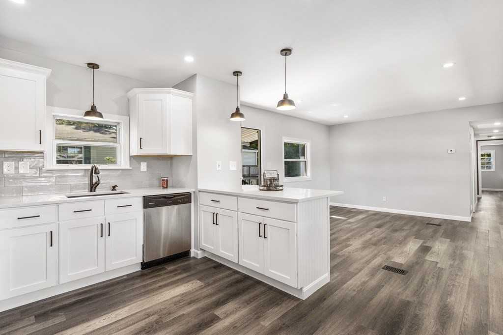 79 Holly Road Taunton, MA 02780 - Photo 8 of 19 Gallery Image 8