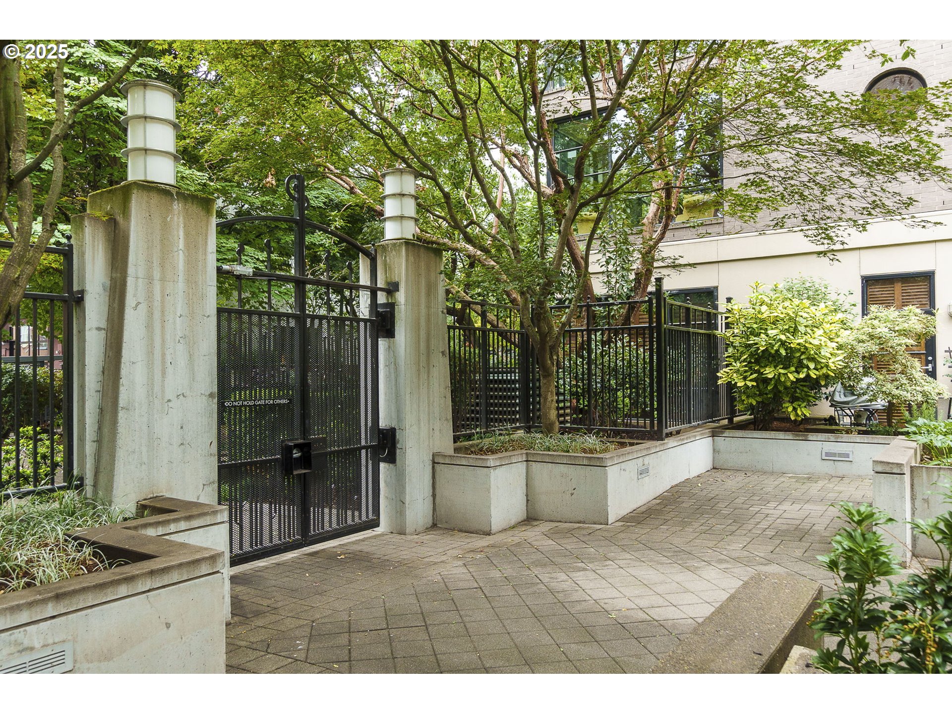 725 Northwest 10th Avenue, Unit 305 Portland, OR 97209 - Photo 33 of 35 a house view with a outdoor space
