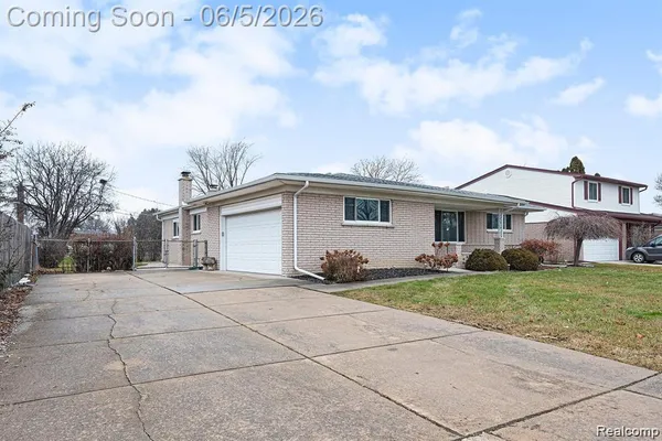 $359,900 | 3461 Lancaster Drive, Sterling Heights, MI 48310