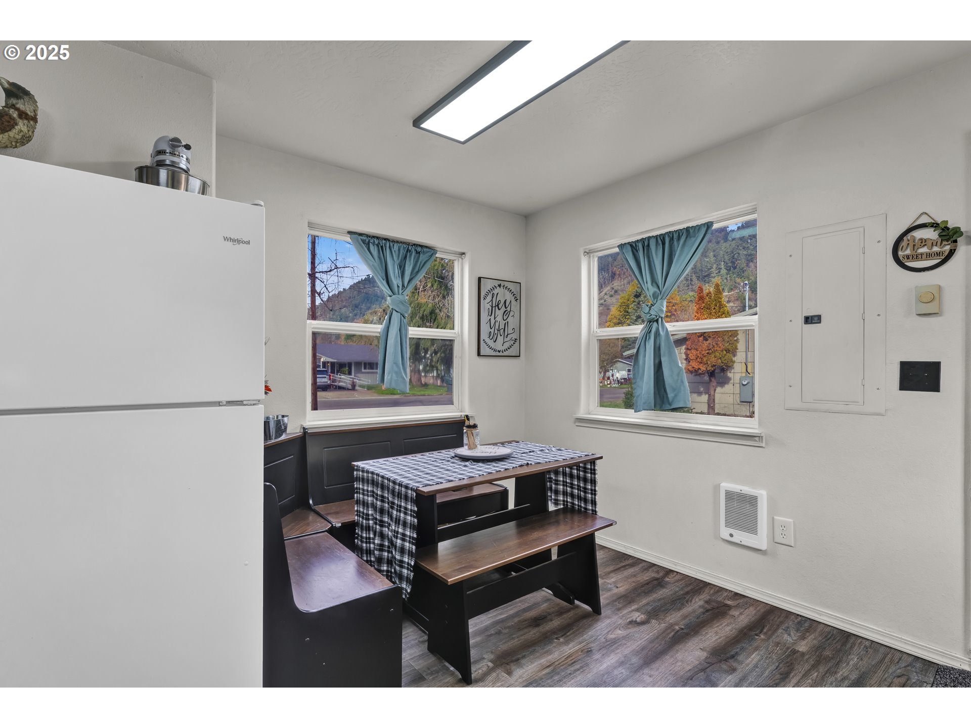 422 Elder Street Drain, OR 97435 - Photo 17 of 41 a living room with furniture and a window
