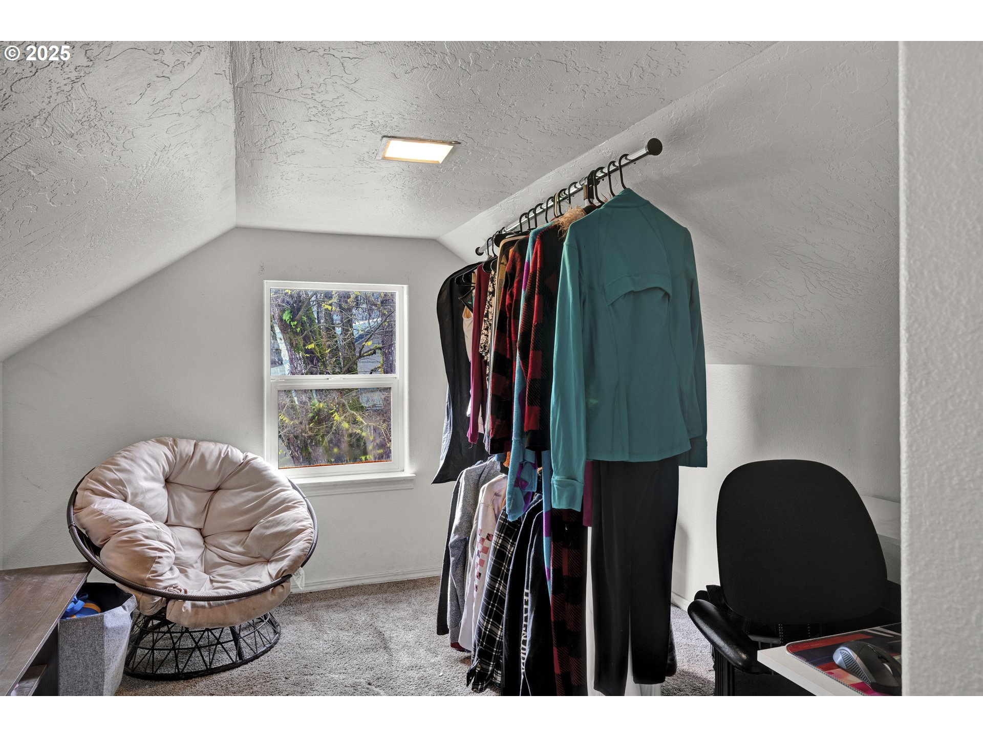 422 Elder Street Drain, OR 97435 - Photo 24 of 41 a living room with furniture and a window