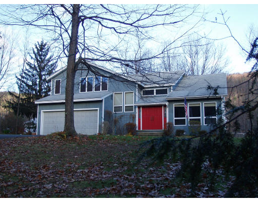 424 Huntington Rd Route 20 Huntington, MA 01050 - Photo 1 of 7