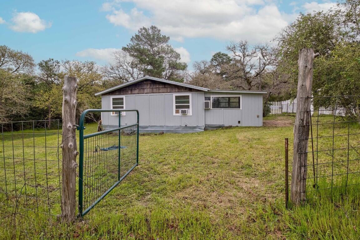 114 Fealy Road Red Rock, TX 78662 - Photo 16 of 22