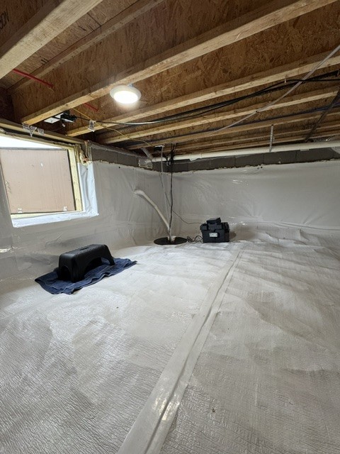 745 Alman Cemetery Road Paris, TN 38242 - Photo 24 of 31 a view of a room with rack and windows