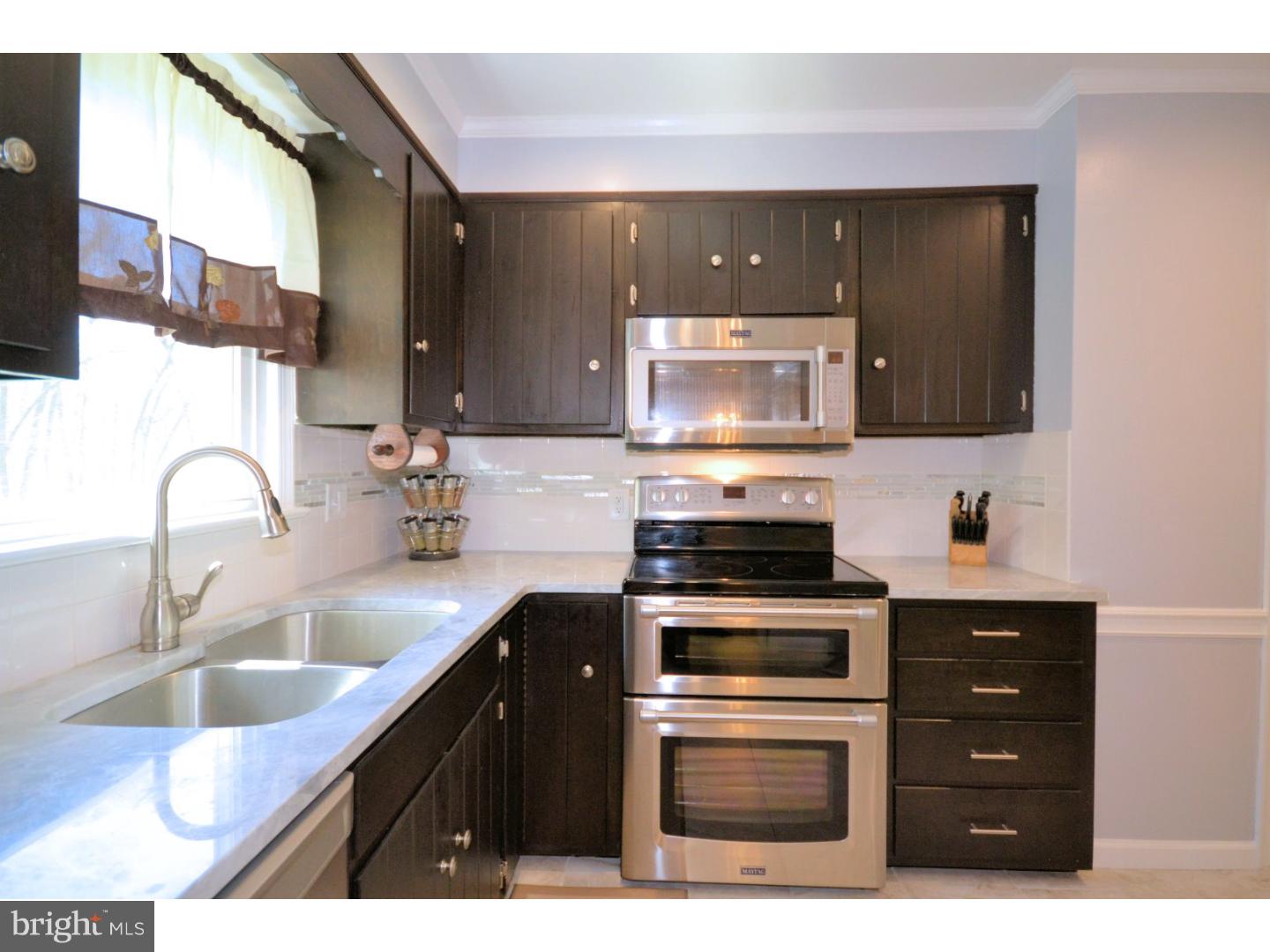 722 Hunters Run Road Pottstown, PA 19465 - Photo 15 of 25 Kitchen