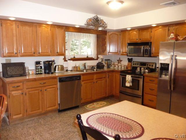 692 Almond Road Walnutport, PA 18088 - Photo 5 of 10 Gallery Image 5