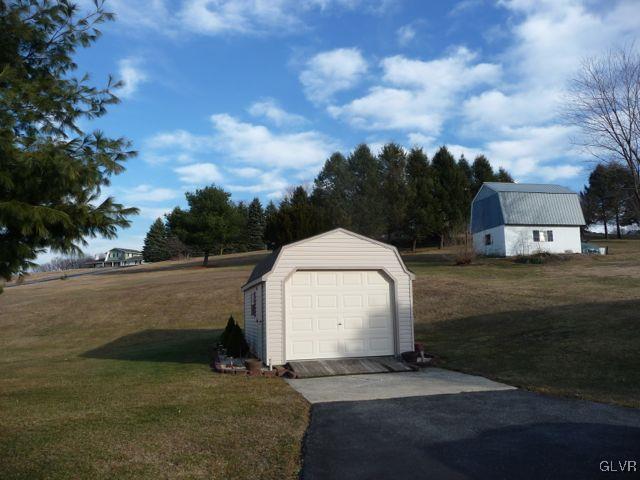 692 Almond Road Walnutport, PA 18088 - Photo 9 of 10 Gallery Image 9