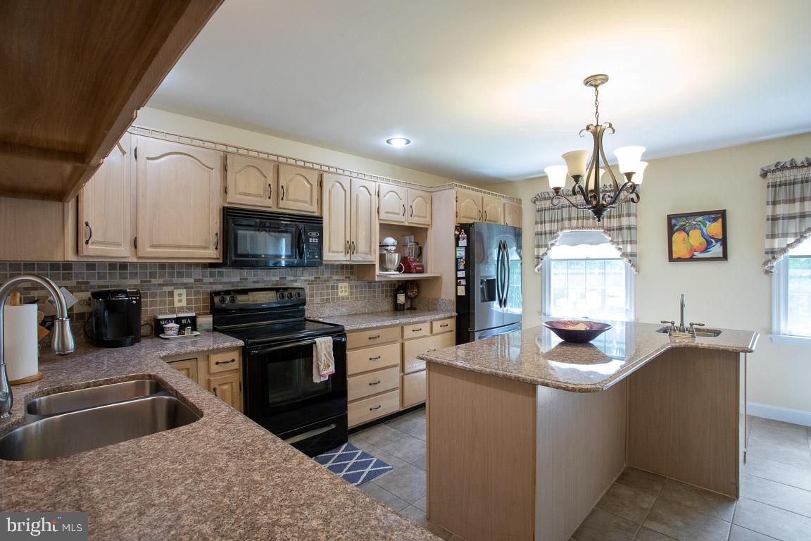 5712 Columbia Road Columbia, MD 21044 - Photo 8 of 26 Kitchen