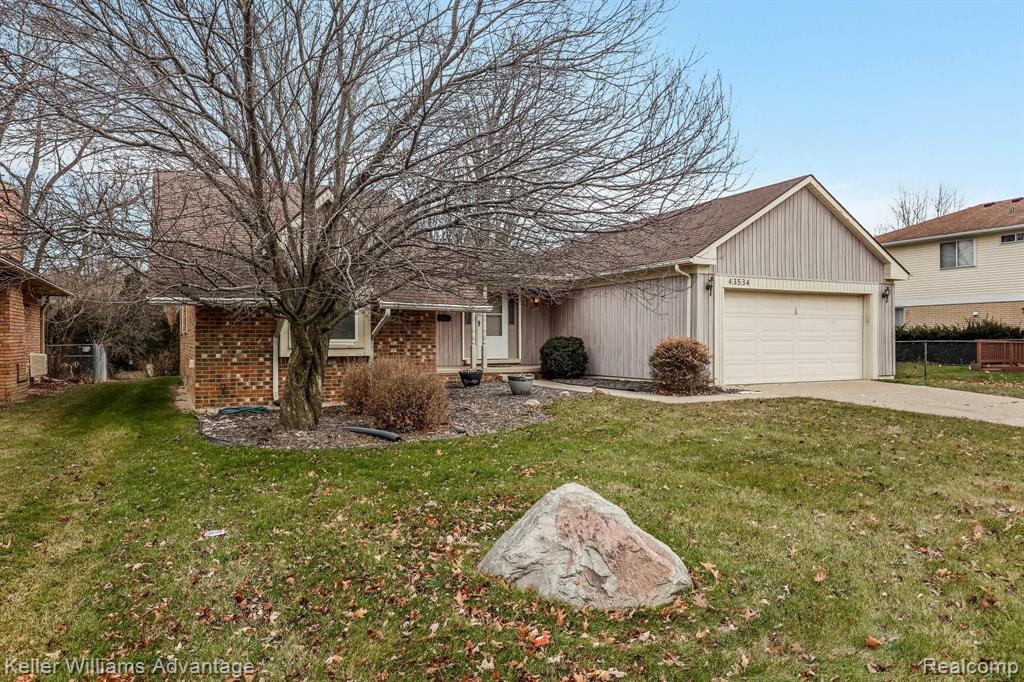 43534 Hanford Road Canton, MI 48187 - Photo 2 of 28