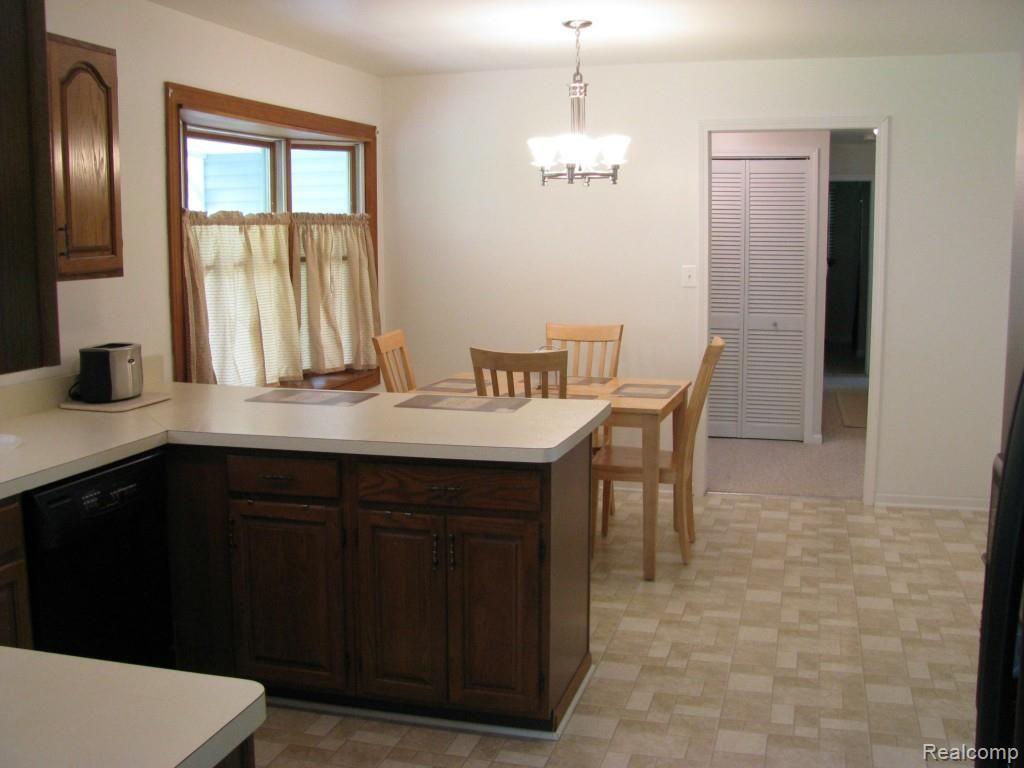 22151 Otter Road New Boston, MI 48164 - Photo 26 of 61 IMG_9589.jpg