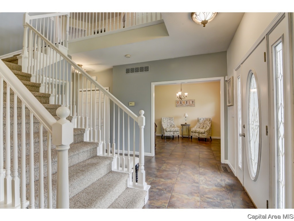 3540 Benbrook Drive Springfield, IL 62711 - Photo 4 of 34