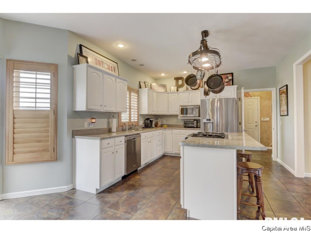 3540 Benbrook Drive Springfield, IL 62711 - Photo 8 of 34