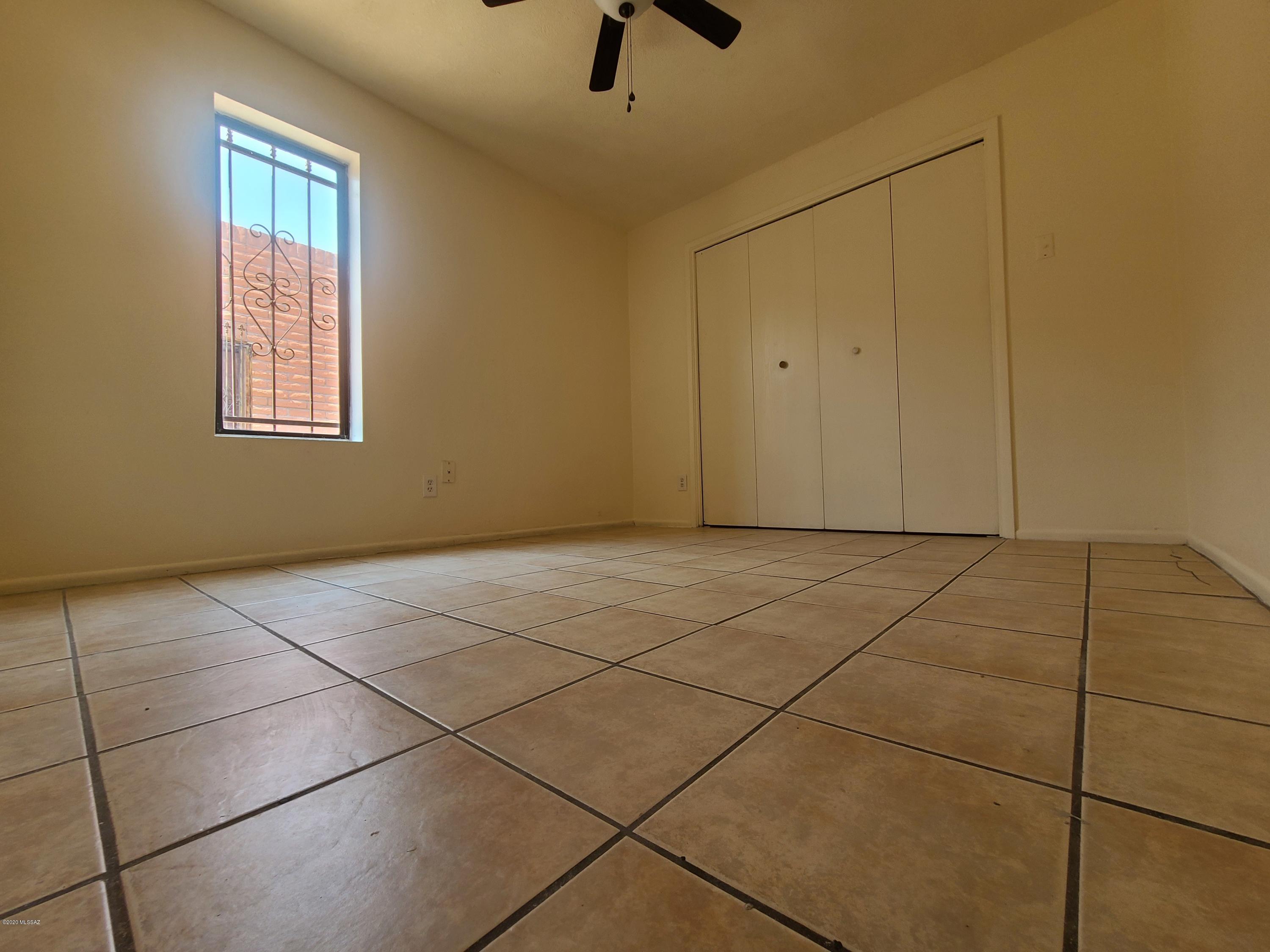 320 West King Road Tucson, AZ 85705 - Photo 8 of 10