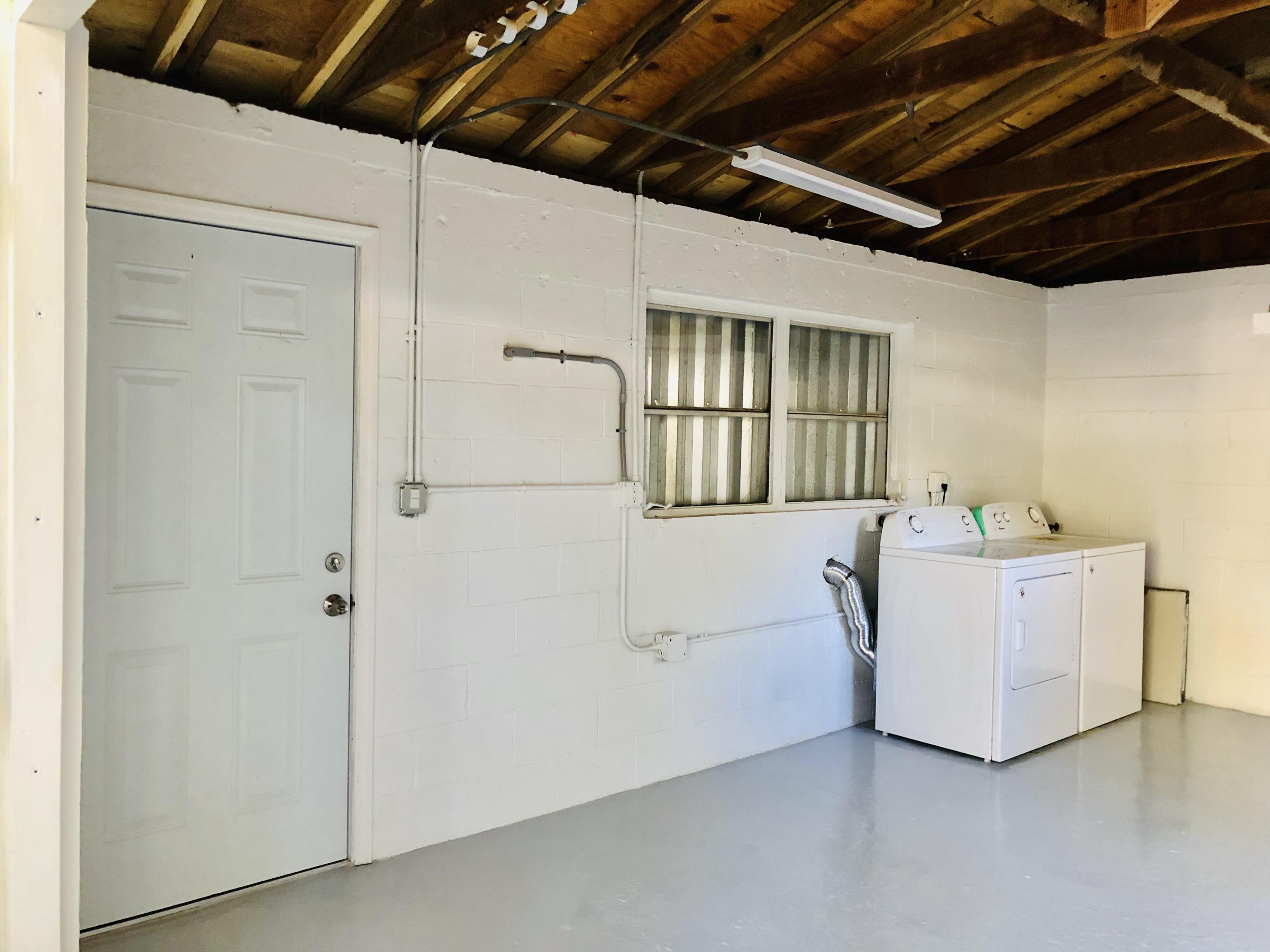 813 La Paloma Road Key Largo, FL 33037 - Photo 11 of 35 New Washer/Dryer