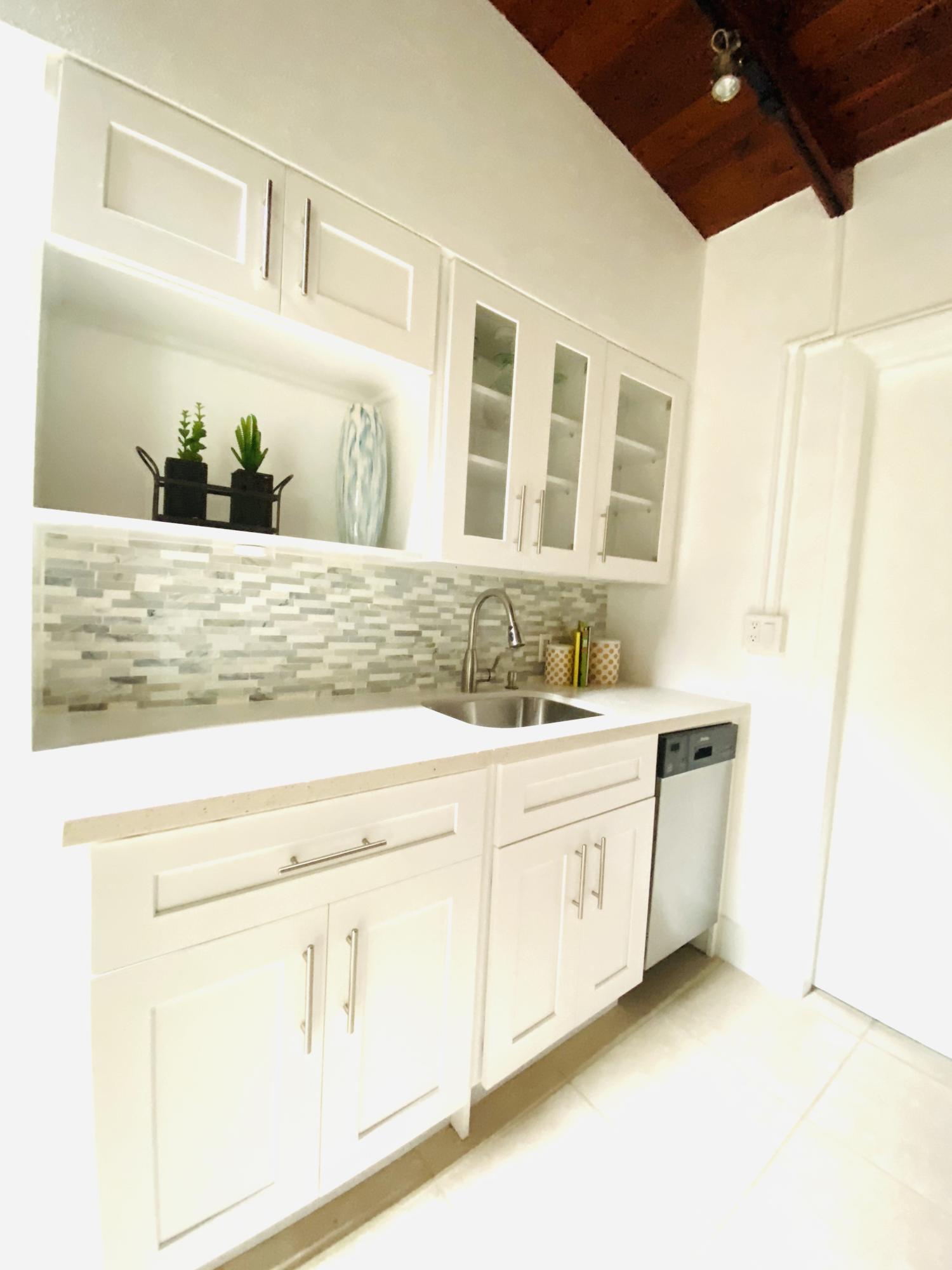 813 La Paloma Road Key Largo, FL 33037 - Photo 18 of 35 Another View of Kitchen