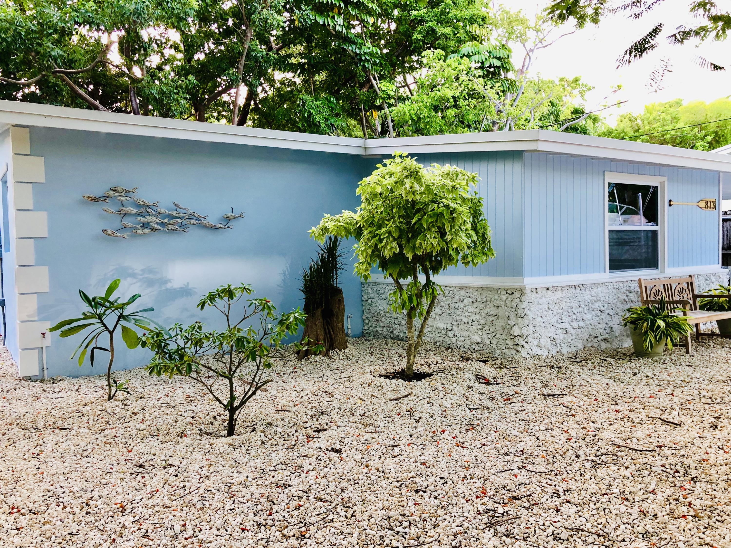 813 La Paloma Road Key Largo, FL 33037 - Photo 3 of 35 DBE542A3-1110-47E7-87D3-5E4EF3D0A3DC