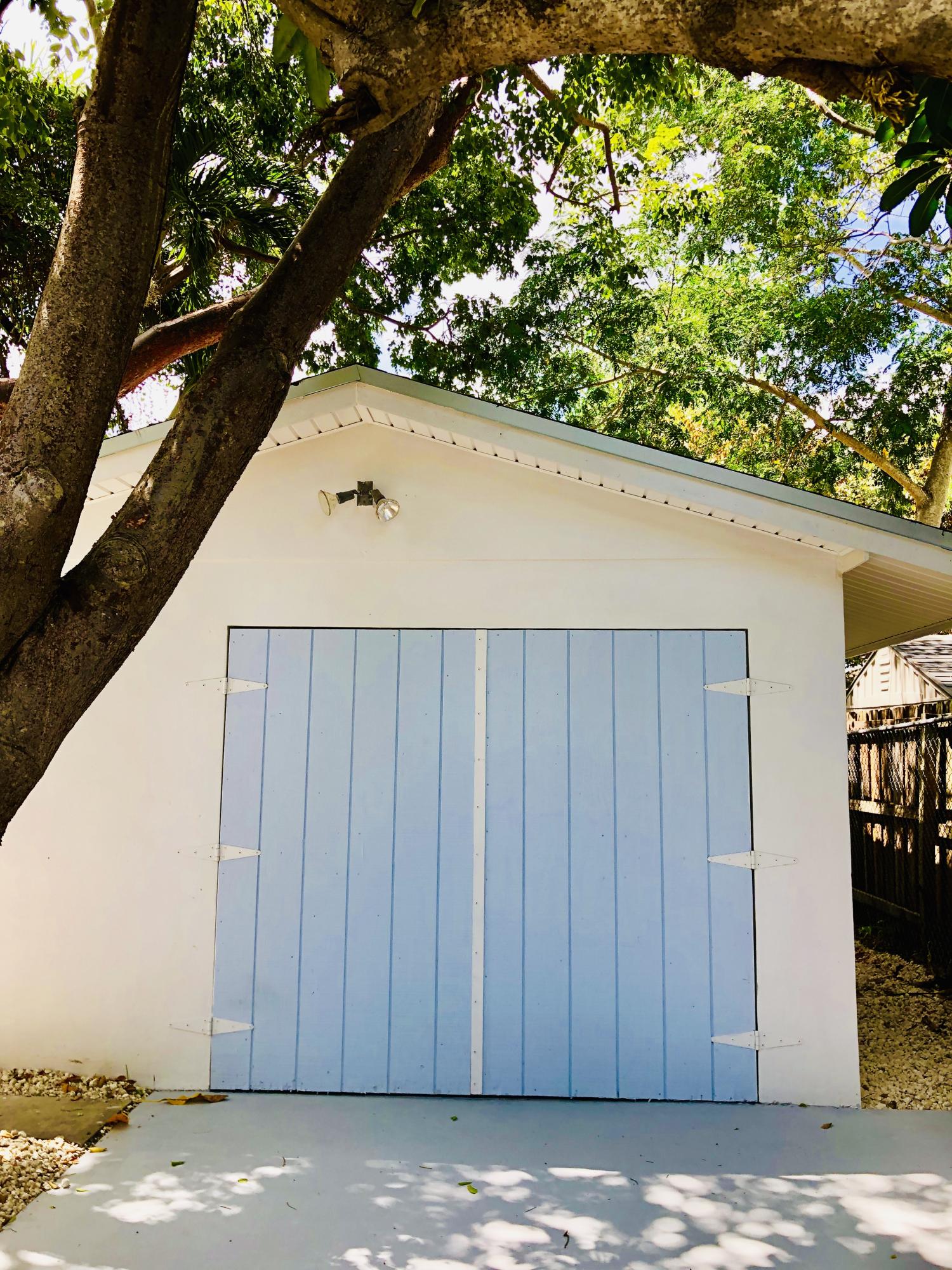 813 La Paloma Road Key Largo, FL 33037 - Photo 9 of 35 C8DA19E4-FFB4-4D3A-960D-8DE7FAC10D1A