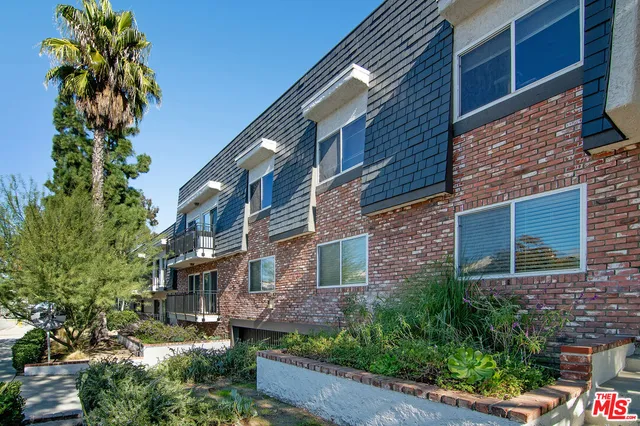 $629,000 | 5252 Coldwater Canyon Avenue, Unit 214, Sherman Oaks, CA 91401
