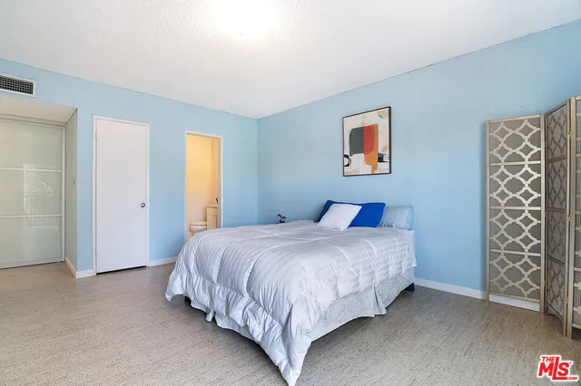 $629,000 | 5252 Coldwater Canyon Avenue, Unit 214, Sherman Oaks, CA 91401