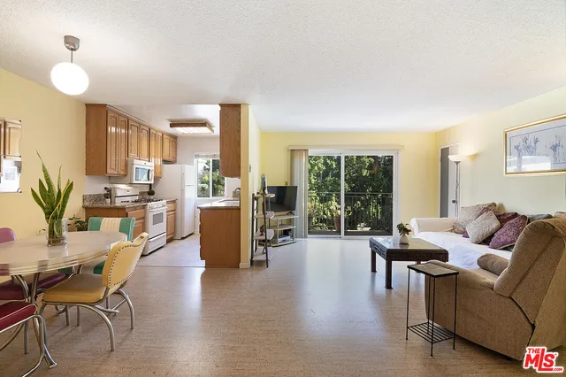 $629,000 | 5252 Coldwater Canyon Avenue, Unit 214, Sherman Oaks, CA 91401