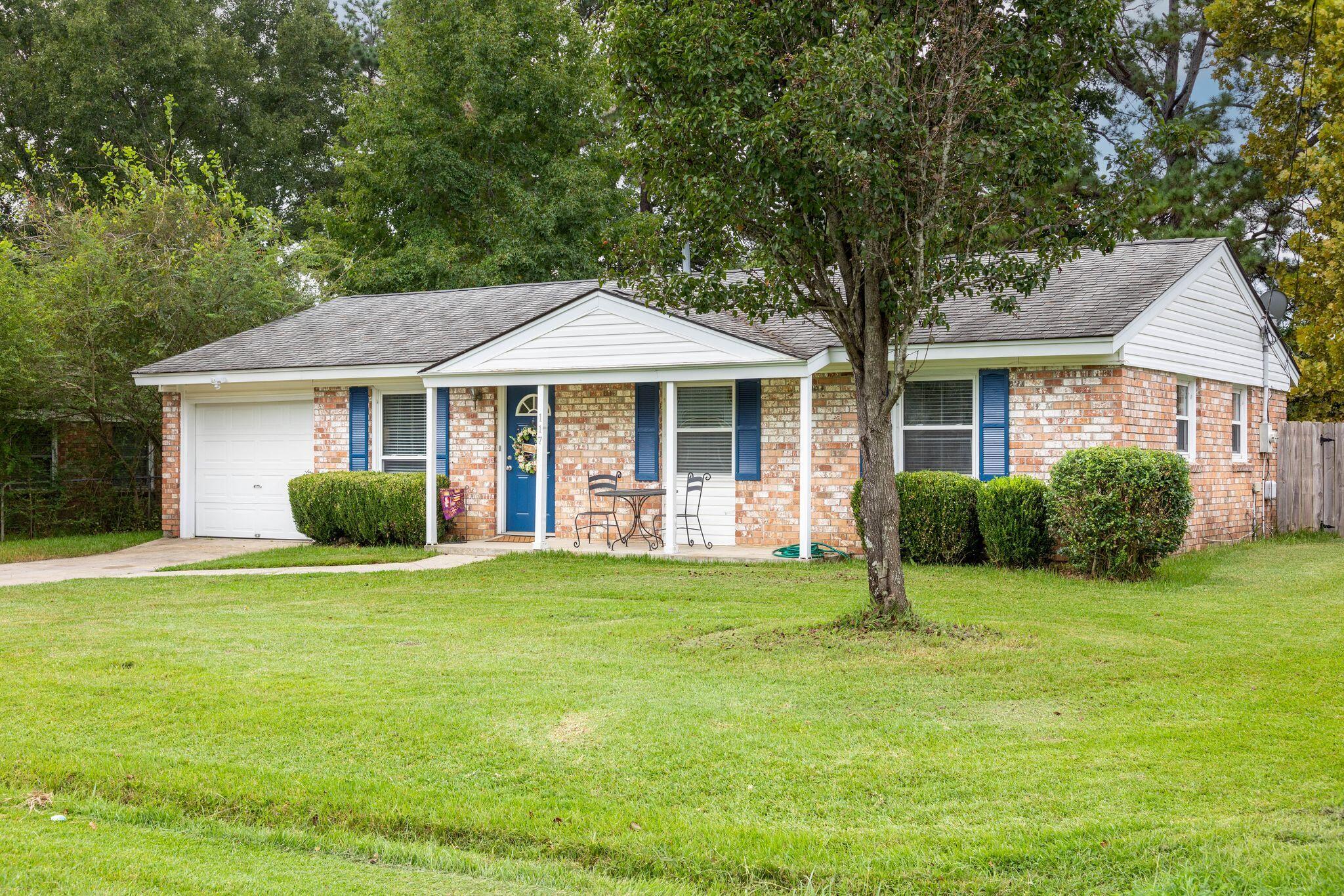 117 Wisteria Road Goose Creek, SC 29445 - Photo 1 of 23 117WysteriaRd-KeenEyeMarketing-002