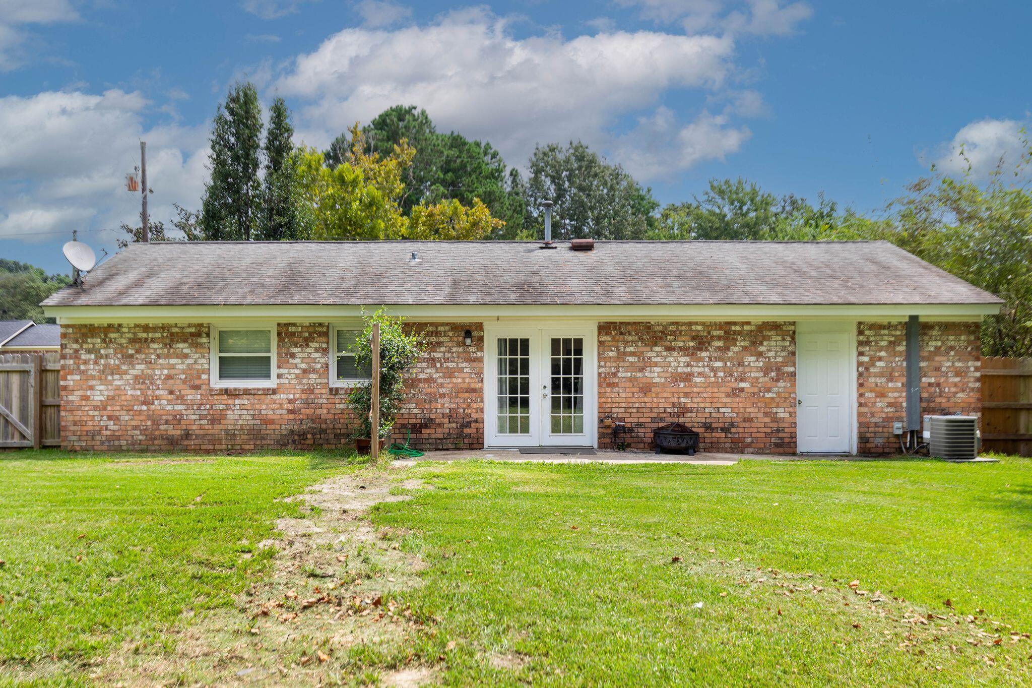 117 Wisteria Road Goose Creek, SC 29445 - Photo 20 of 23 117WysteriaRd-KeenEyeMarketing-023