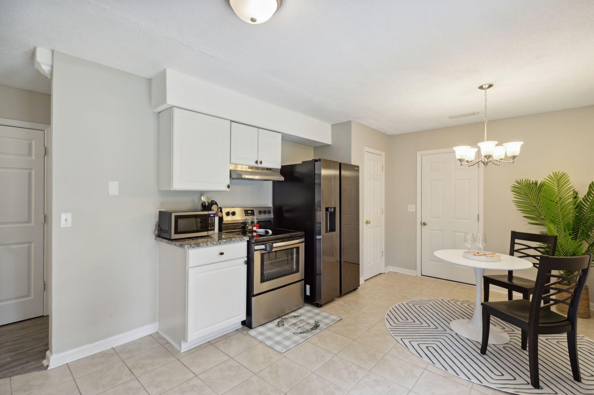 117 Wisteria Road Goose Creek, SC 29445 - Photo 6 of 23 117WysteriaRd-KeenEyeMarketing-009