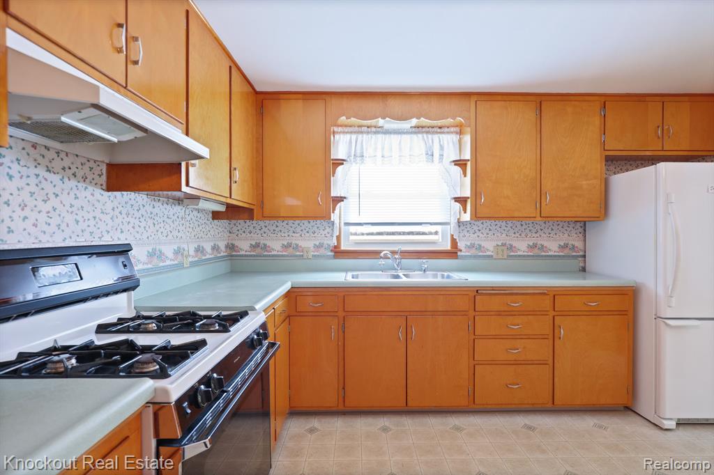 1105 South Mueller Road Saginaw, MI 48601 - Photo 18 of 61 Gallery Image 18