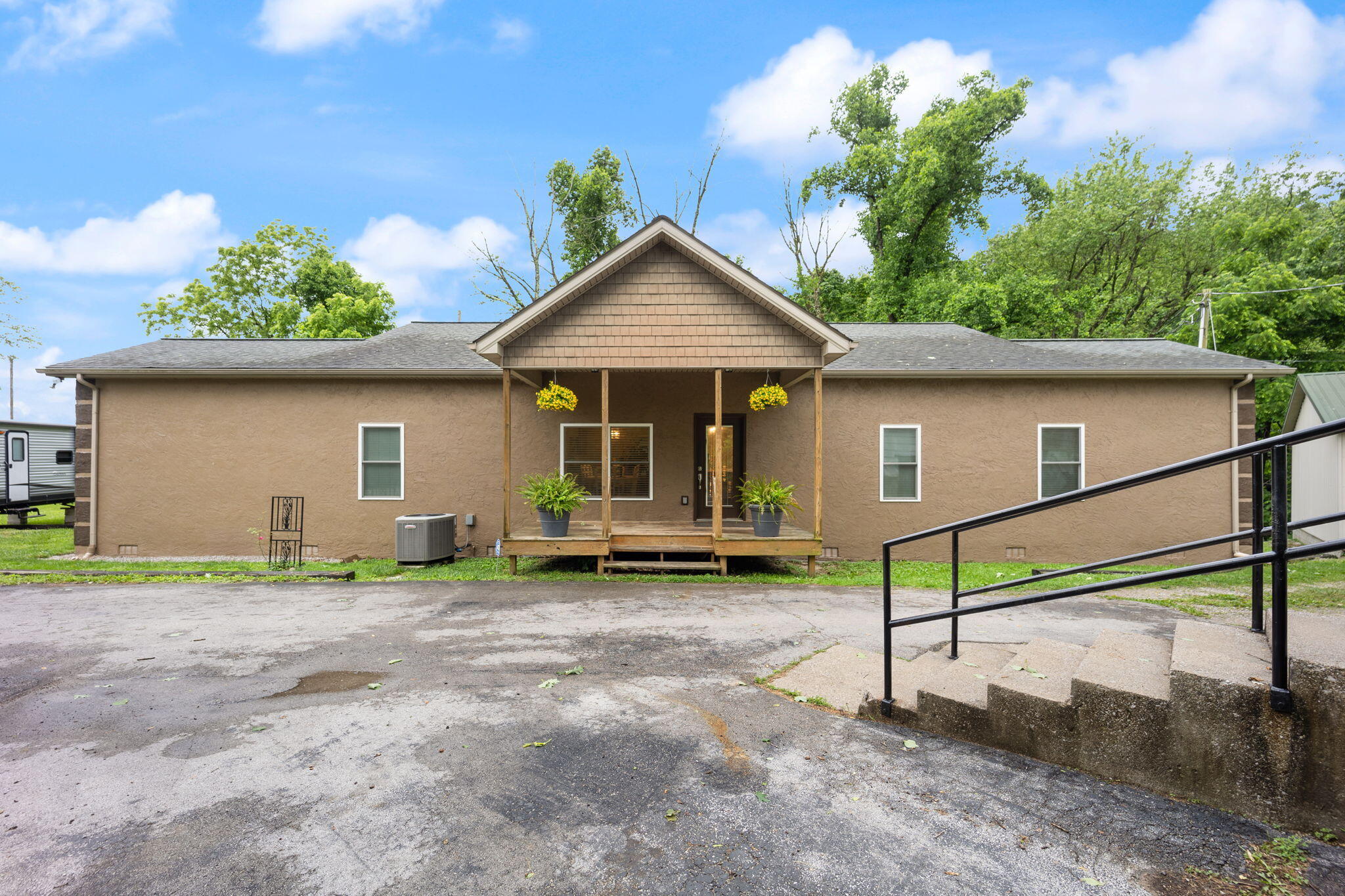 1582 Chestnut Ridge Road Mount Vernon, KY 40456 - Photo 2 of 62 2-web-or-mls-542A7440