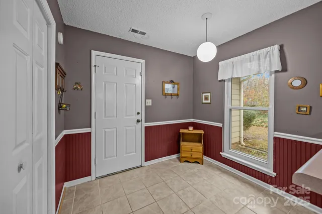 $319,900 | 1600 Rocky Glen Lane, Charlotte, NC 28214