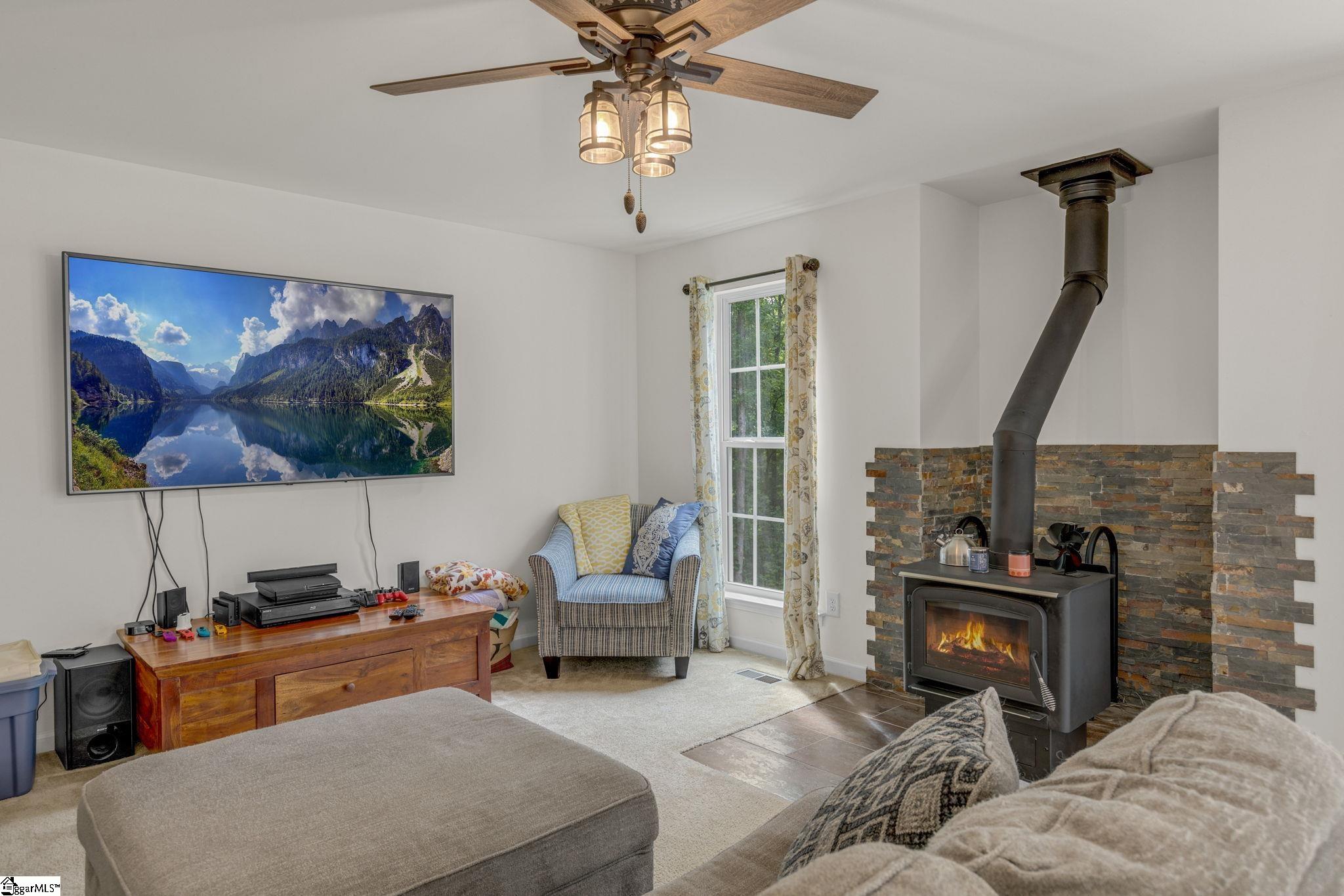 131 Tompkins Hl Lane Pickens, SC 29671 - Photo 7 of 38