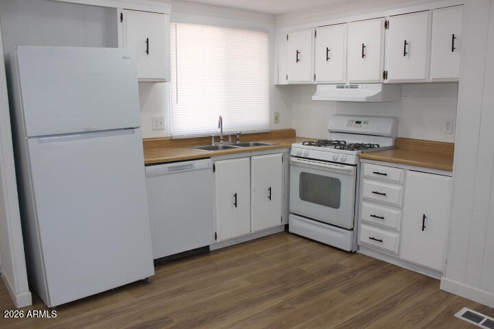 303 South Recker Road, Unit 50 Mesa, AZ 85206 - Photo 5 of 17 IMG_8173