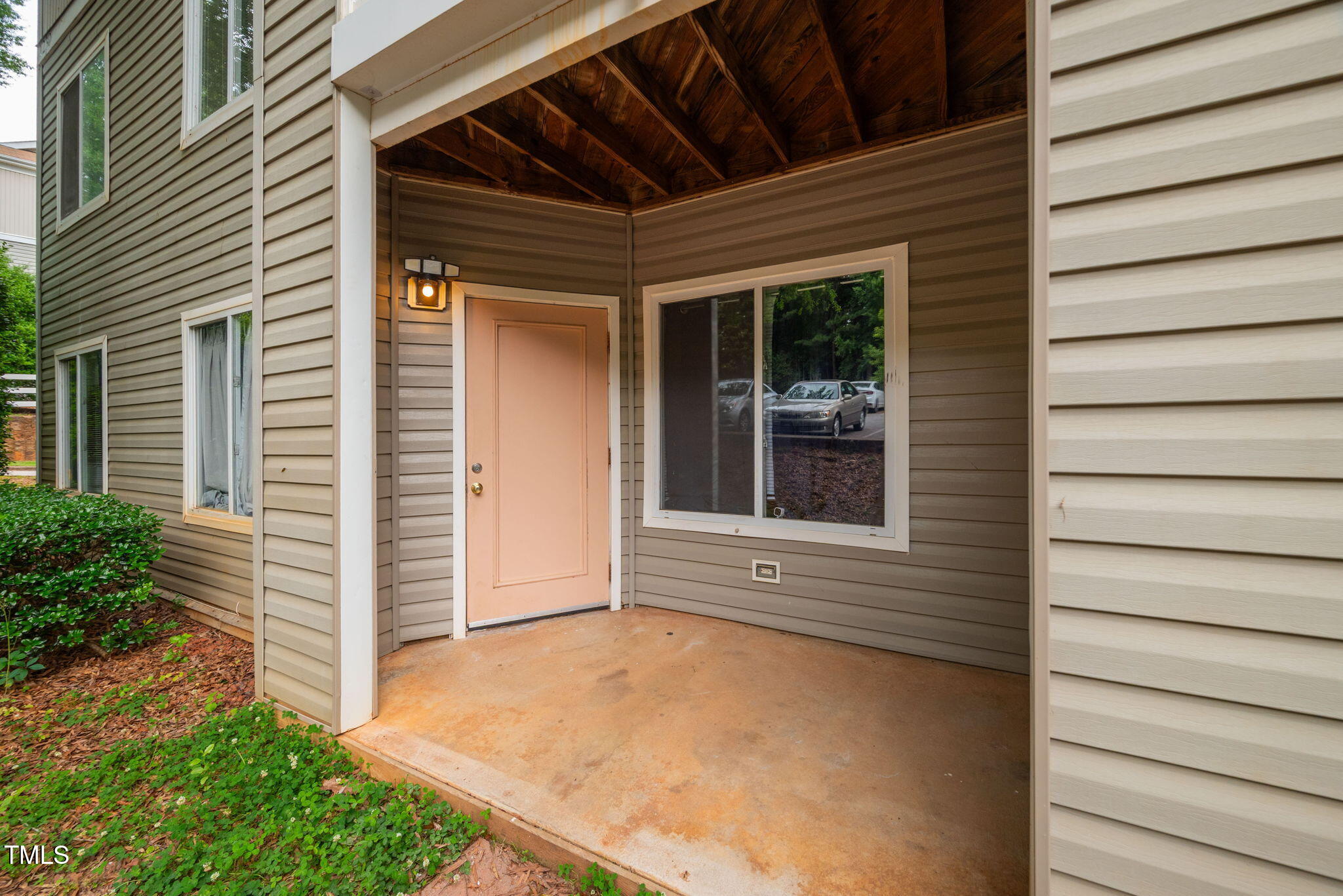 1230 University Court, Unit 102 Raleigh, NC 27606 - Photo 3 of 25 74-web-or-mls-1230-university-ct-unit-10