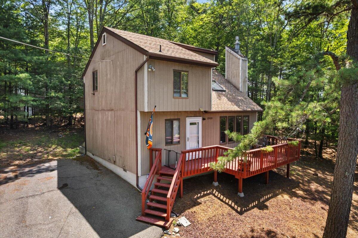 117 Manchester Drive Bushkill, PA 18324 - Photo 2 of 33 a front view of a house with garden