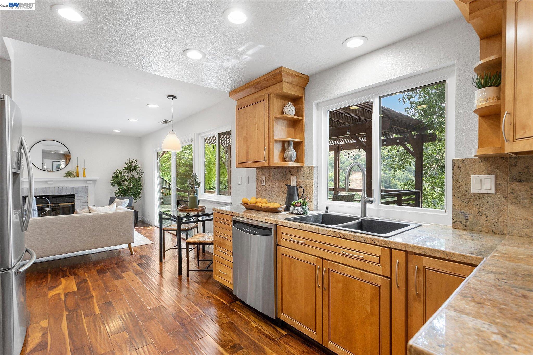19252 Masterson Place Castro Valley, CA 94552 - Photo 20 of 99